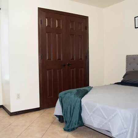 Modern 2 Bed 2-Bath Next To University Utrgv Apartment Edinburg Exterior photo