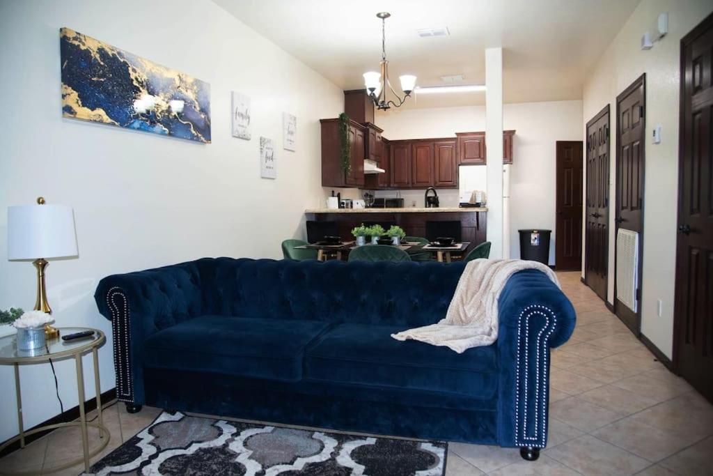 Modern 2 Bed 2-Bath Next To University Utrgv Apartment Edinburg Exterior photo