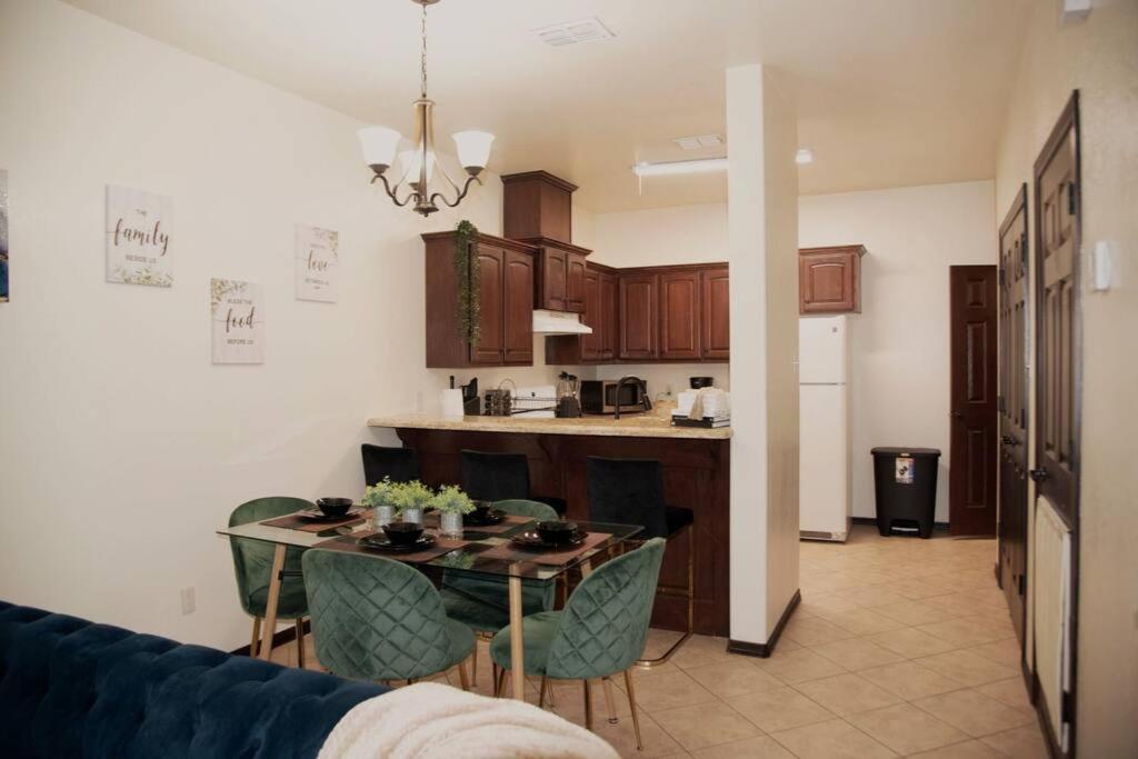 Modern 2 Bed 2-Bath Next To University Utrgv Apartment Edinburg Exterior photo